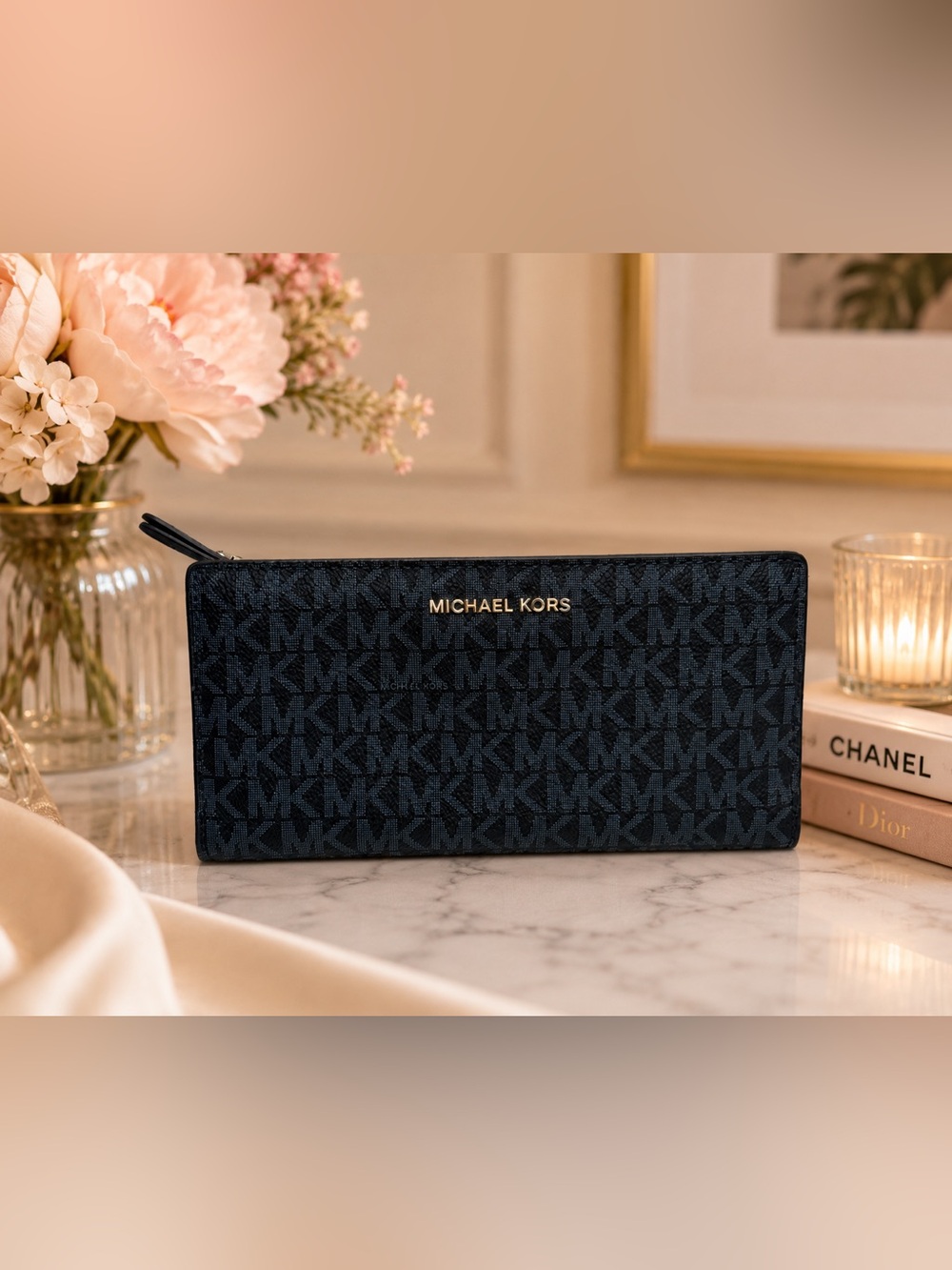 Michael Kors Women’s Navy Blue Jet Set Travel Wallet Light Blue Gold Accents EUC